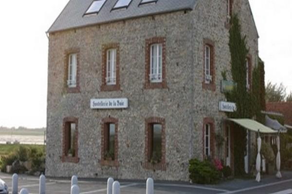 Отель La Baie Regneville-sur-Mer Экстерьер фото