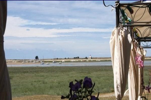 Отель La Baie Regneville-sur-Mer Экстерьер фото